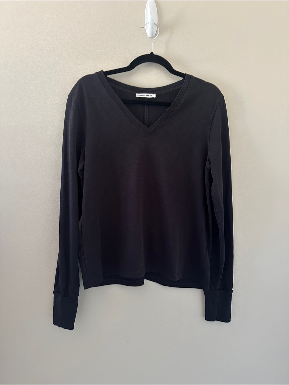 American Giant Womens Premium Slub Long Sleeve V-Neck Black T-Shirt Top Sz Large - Picture 3 of 9